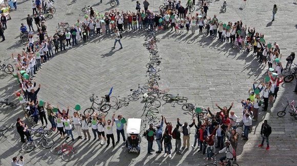 Anche Genova aderisca al car free day. Firma la petizione