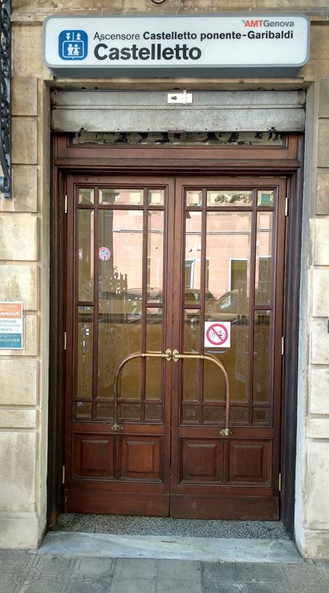 Vietato/forbidden/interdit/verboten! Vietato/forbidden/interdit/verboten!