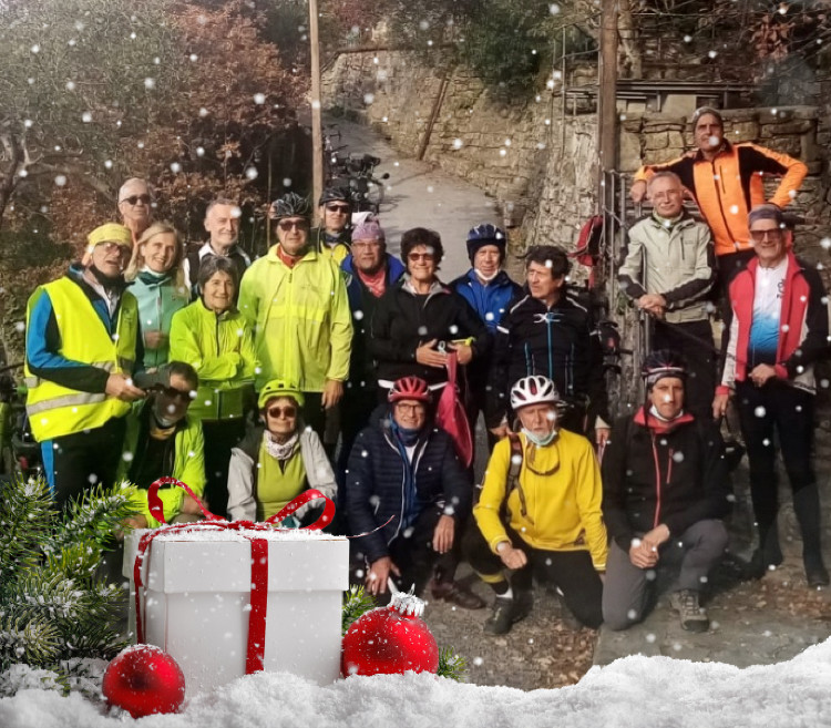 Messaggio di fine anno del Presidente di FIAB Genova a tutti i soci e simpatizzanti Messaggio di fine anno del Presidente di FIAB Genova a tutti i soci e simpatizzanti