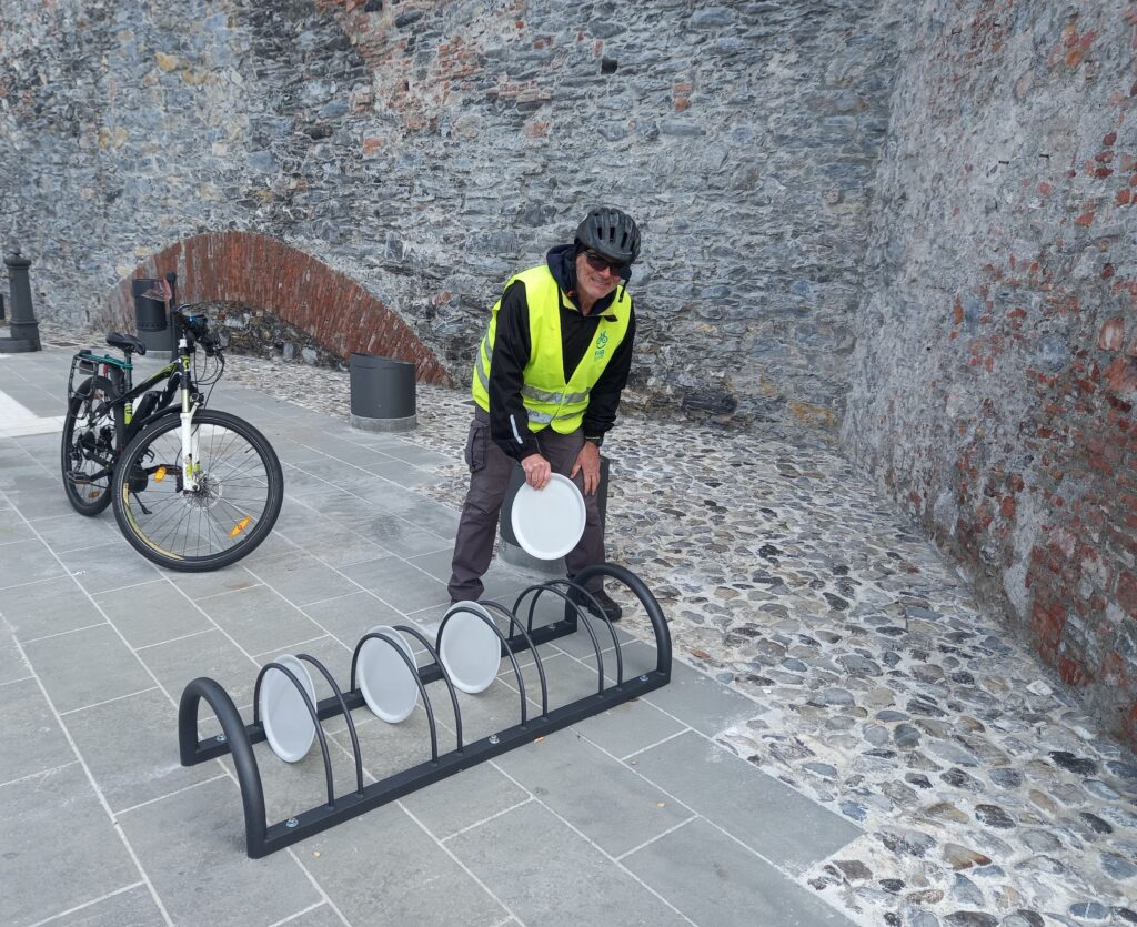 Corso Quadrio riqualificato, ma le rastrelliere sono fuori tempo