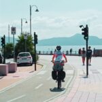 Partecipante a #girodizena, la sfida urbana in bicicletta a Genova