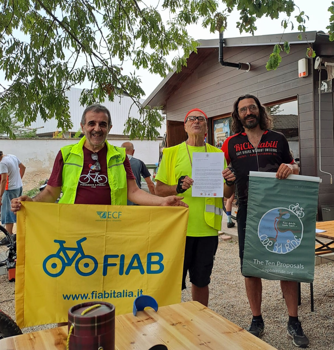 COP31 Bike Ride: consegnata a Torino la lettera del Comune di Genova. FIAB: «Ora gli impegni diventino realtà»
